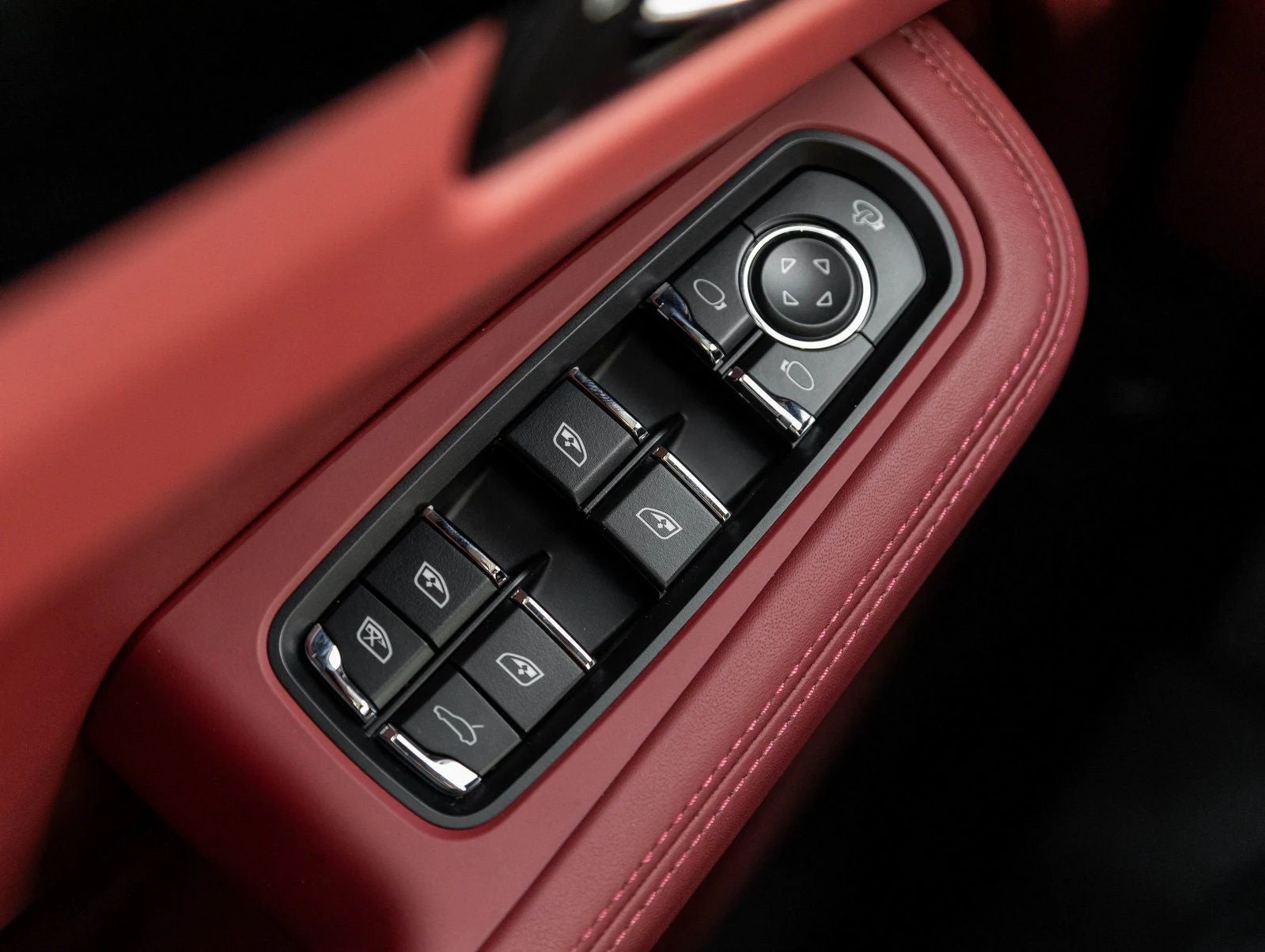 2026 Porsche Macan (95B), 19/20