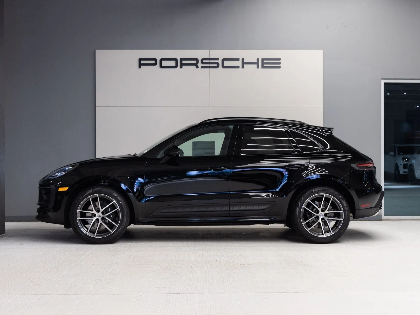 2026 Porsche Macan (95B), 2/20