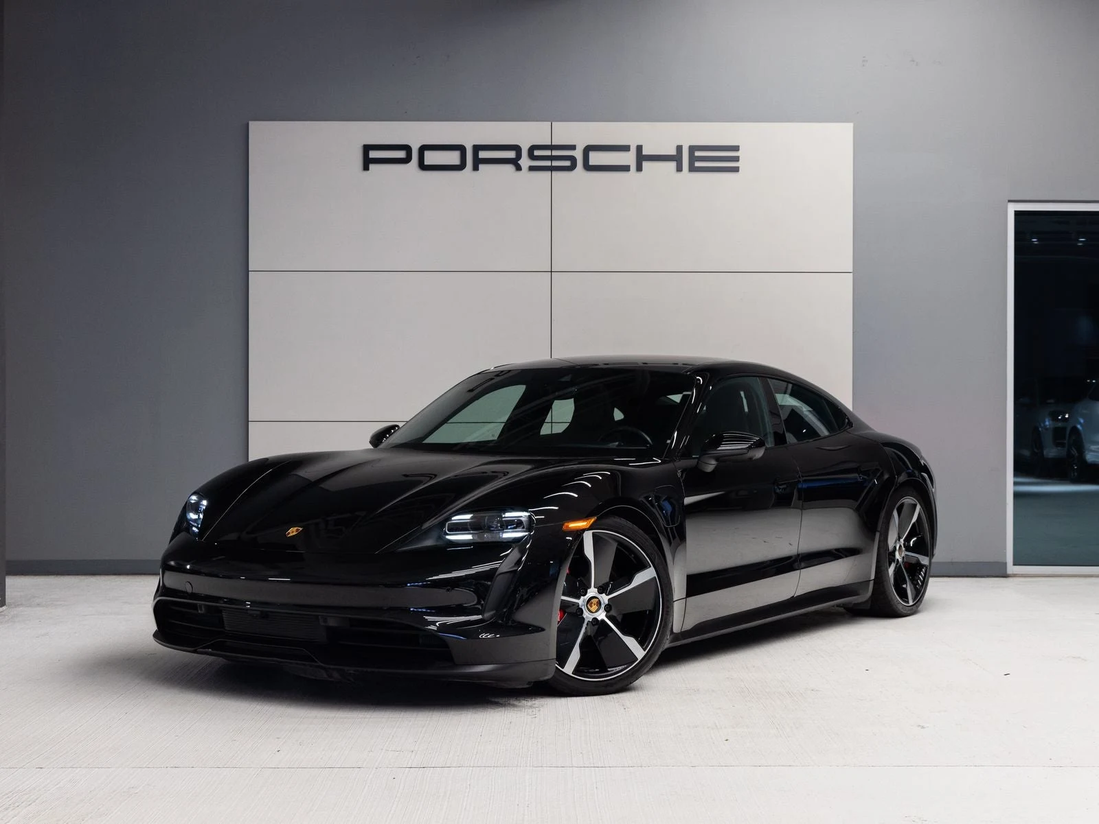 Porsche Taycan 4S (Original Version) · black · Indigo Auto Group
