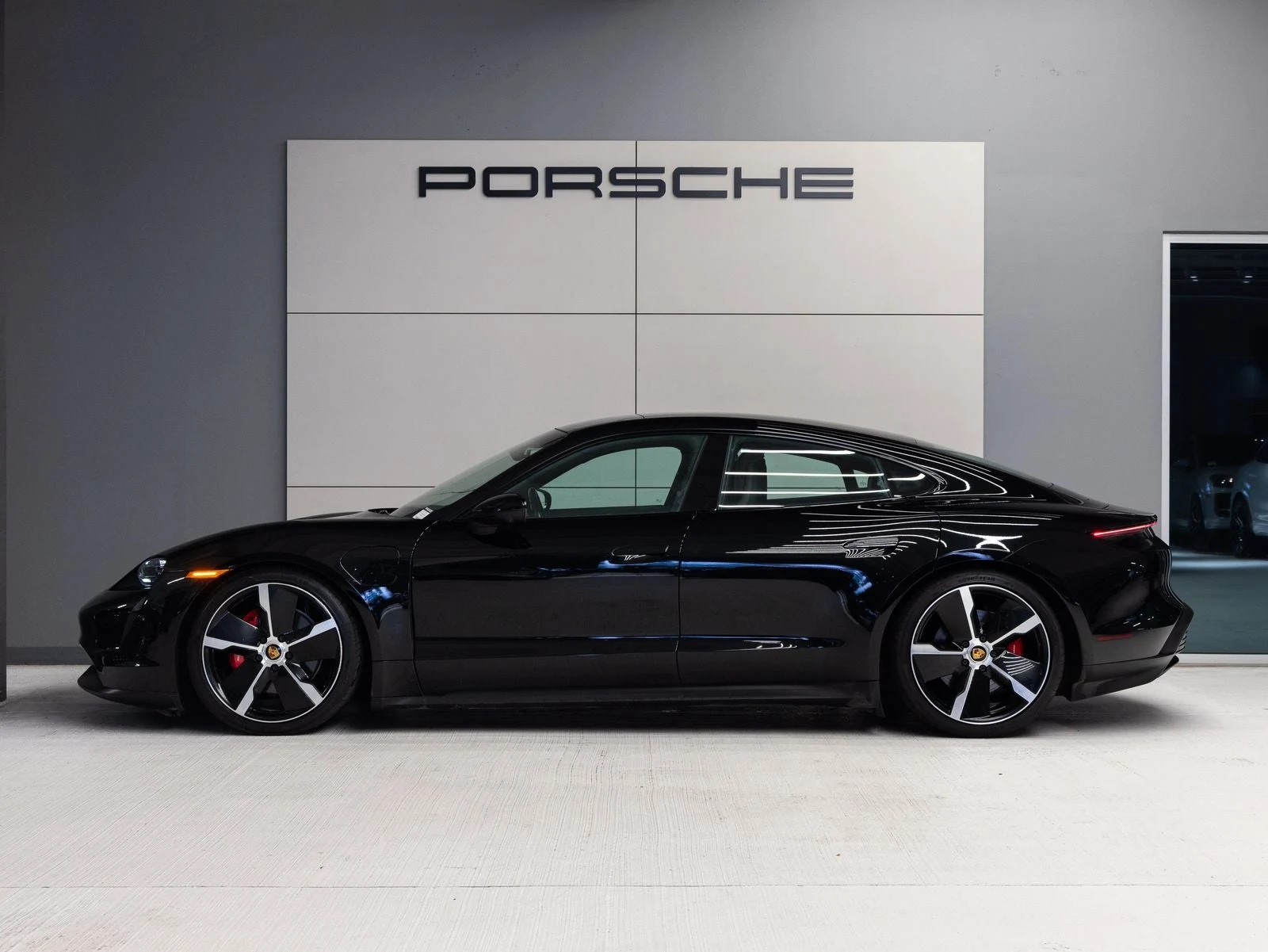 2023 Porsche Taycan 4S (Original Version), 2/20