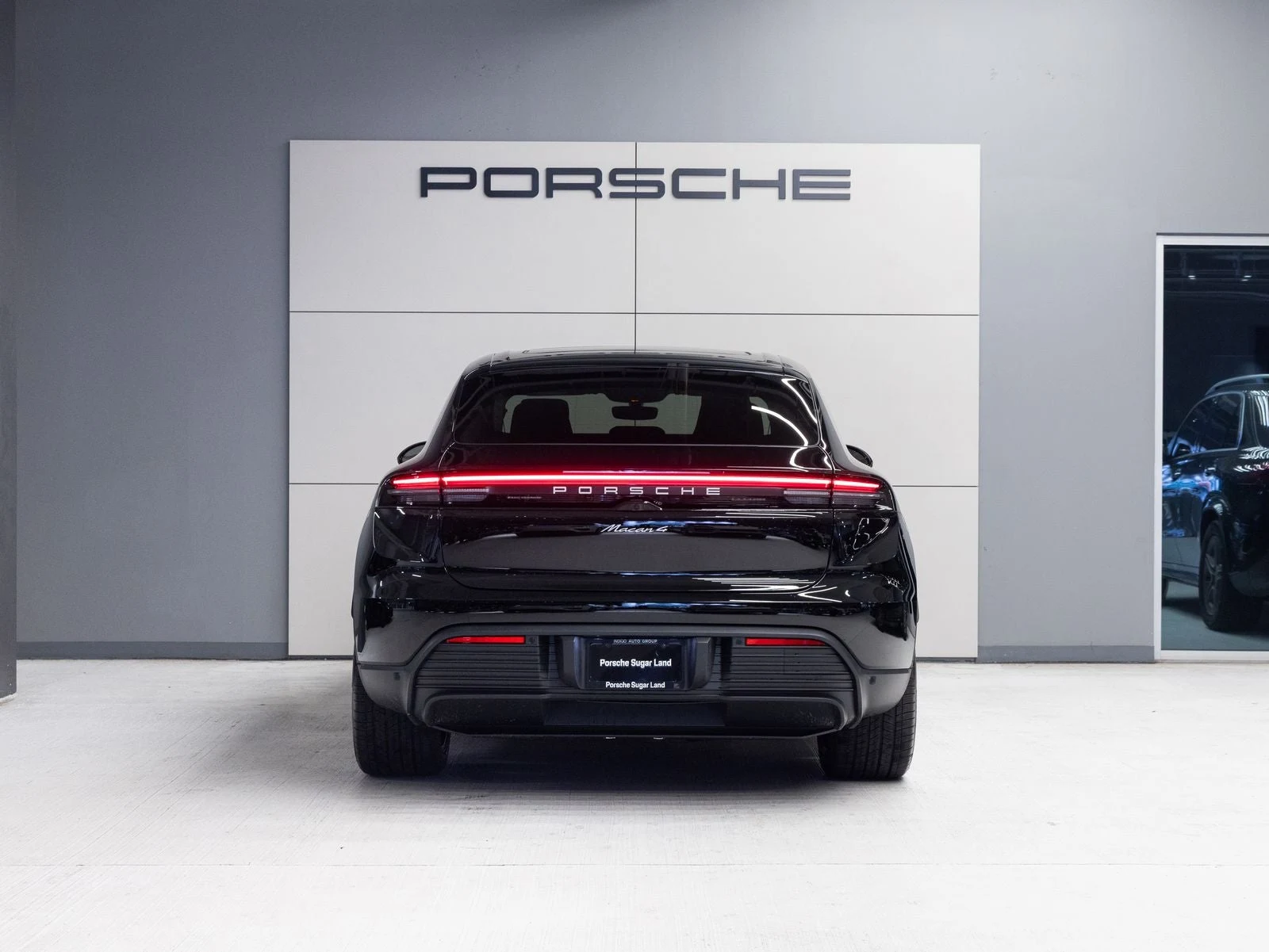 2026 Porsche Macan 4 Electric (XAB), 6/20