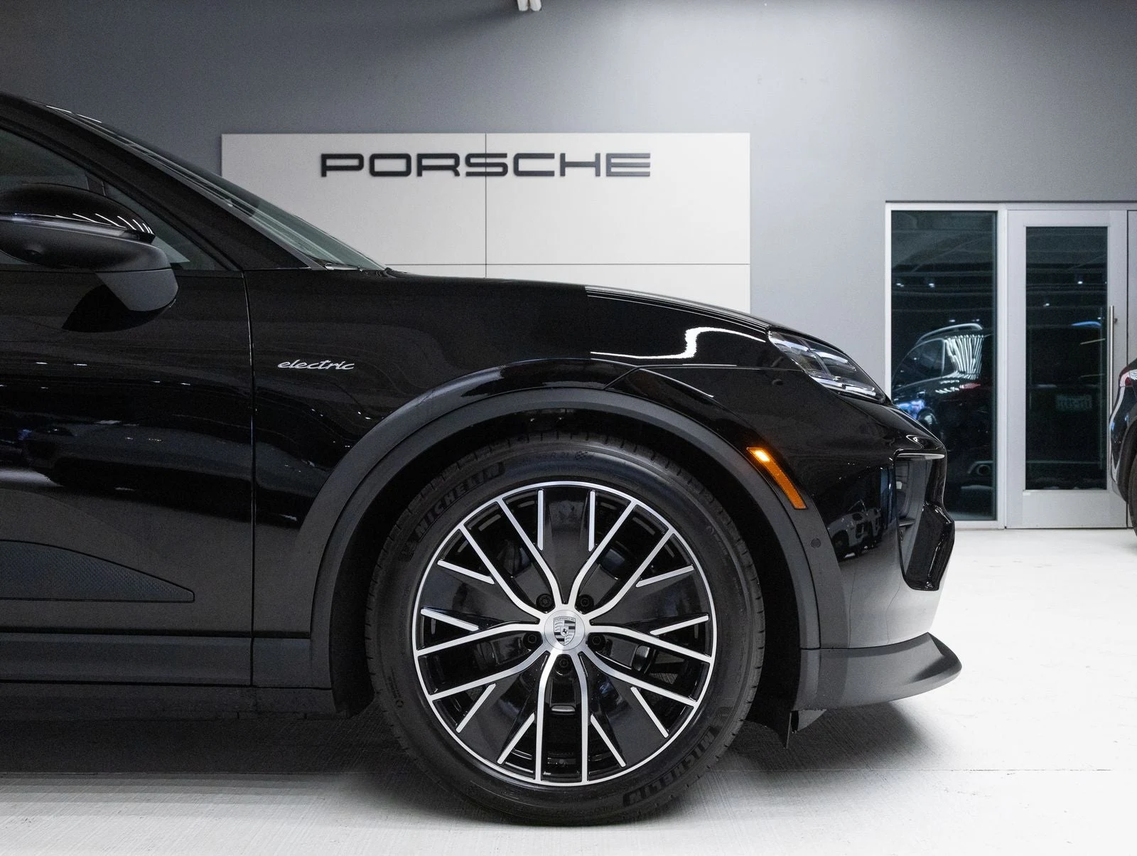 2026 Porsche Macan 4 Electric (XAB), 11/20