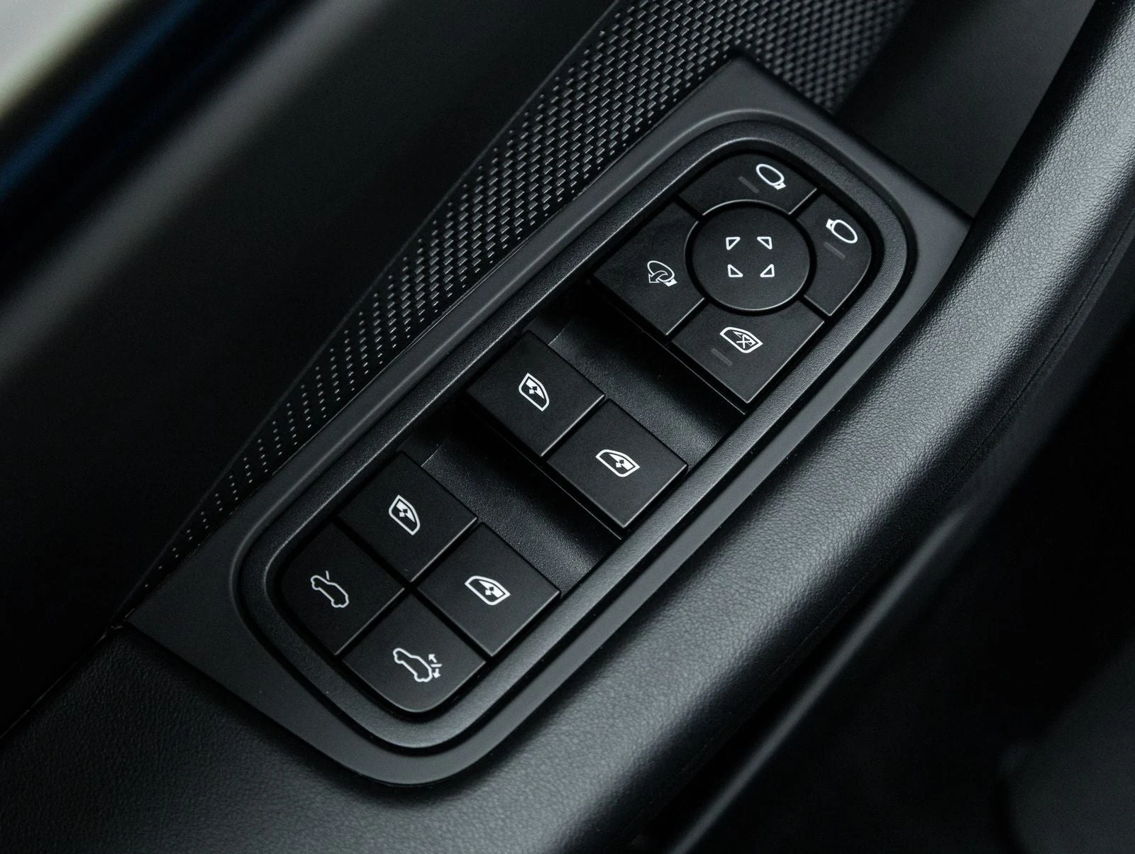 2026 Porsche Macan 4 Electric (XAB), 20/20