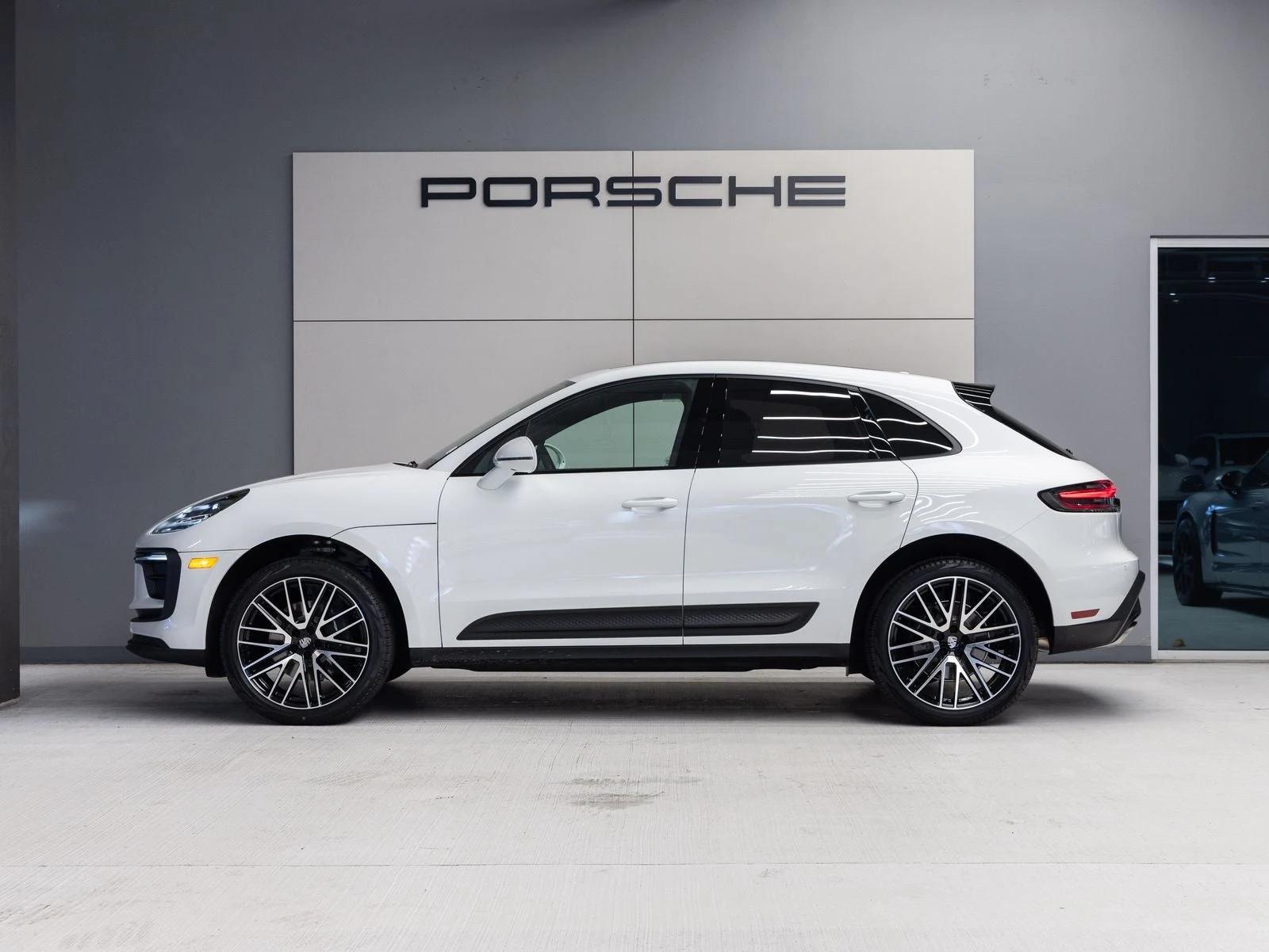 2026 Porsche Macan (95B), 2/20