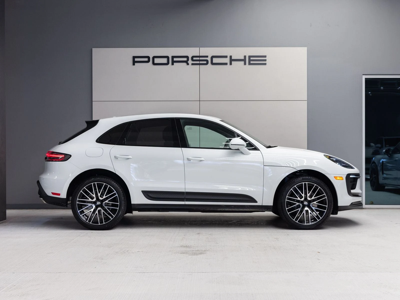2026 Porsche Macan (95B), 8/20