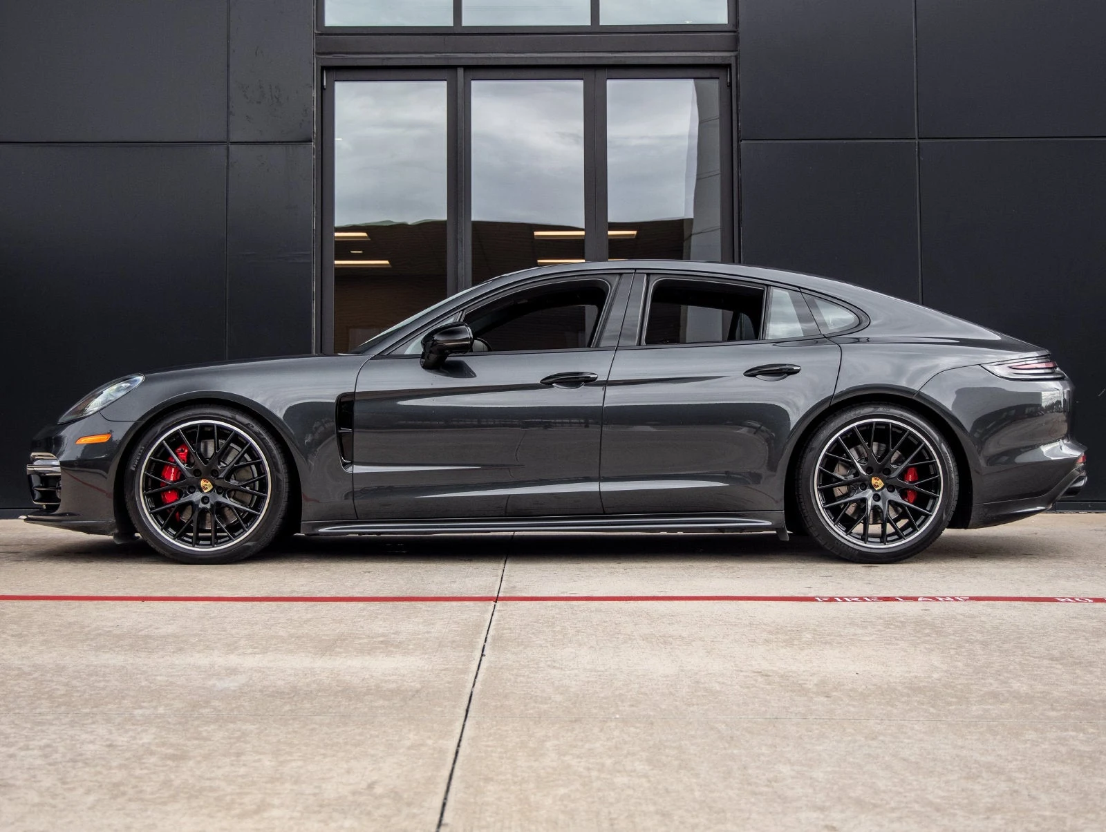 2020 Porsche Panamera GTS (971), 2/20