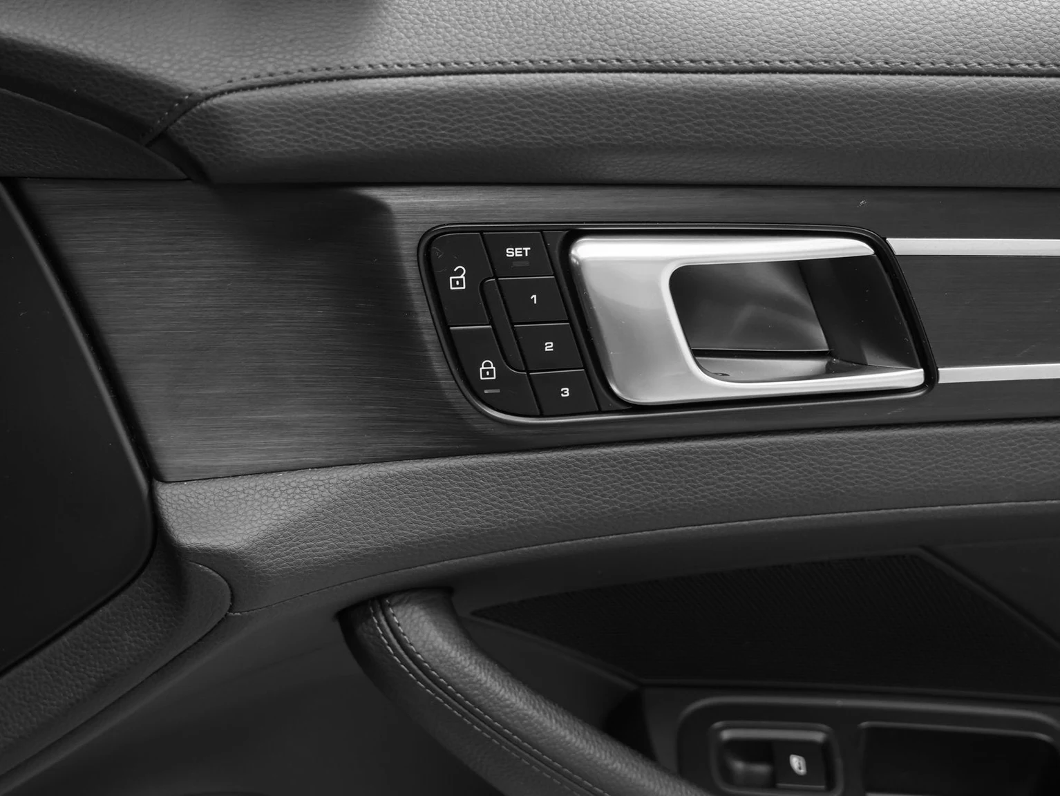 2023 Porsche Panamera 4 Platinum Edition (971), 19/20