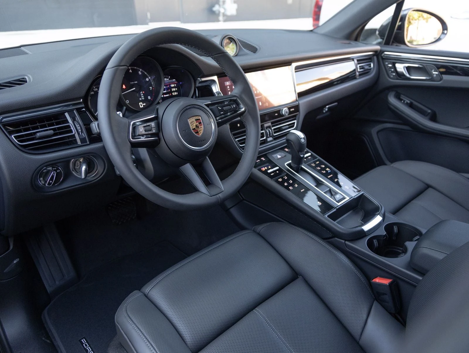 2026 Porsche Macan (95B), 4/20