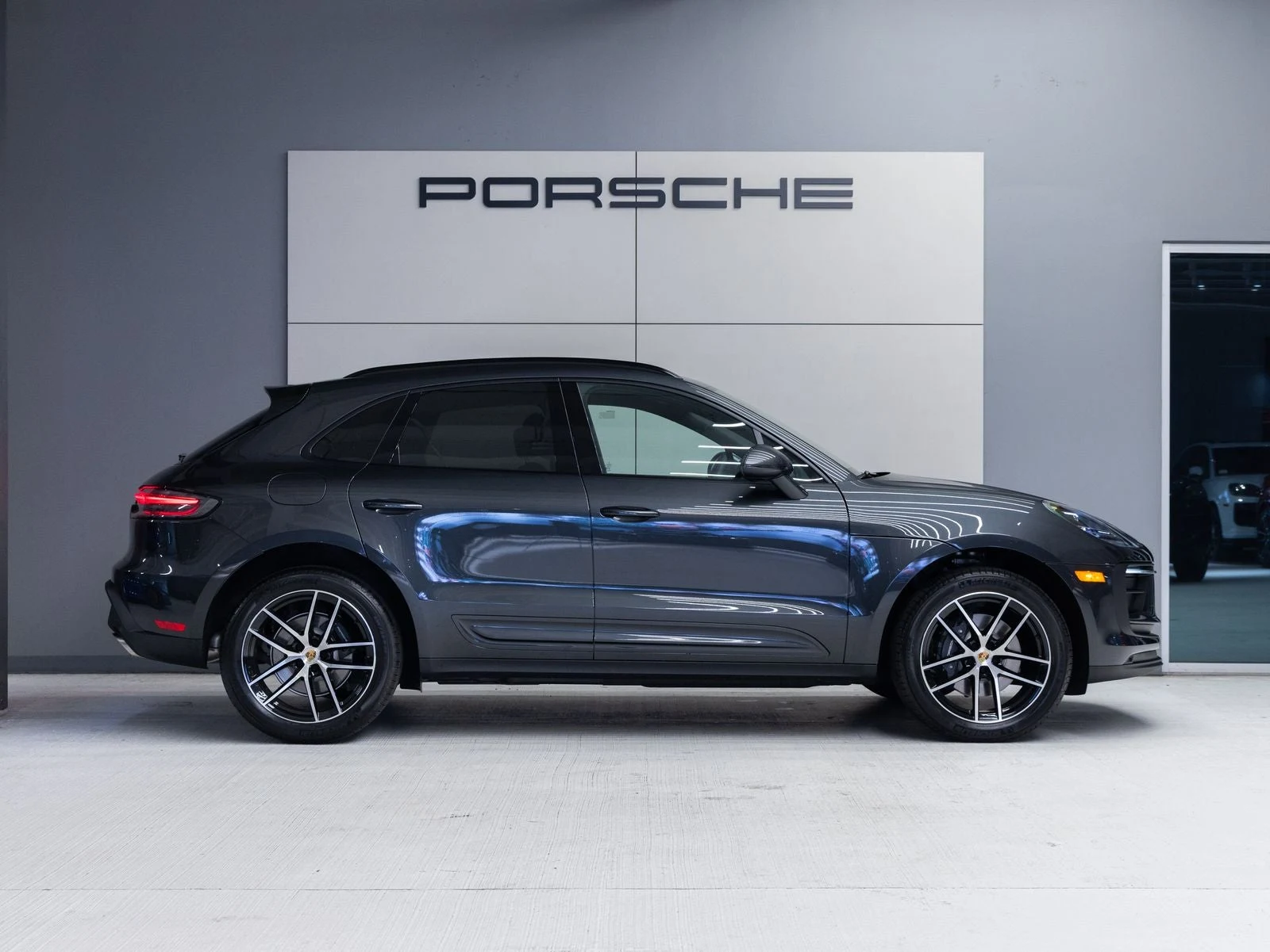 2026 Porsche Macan (95B), 8/20