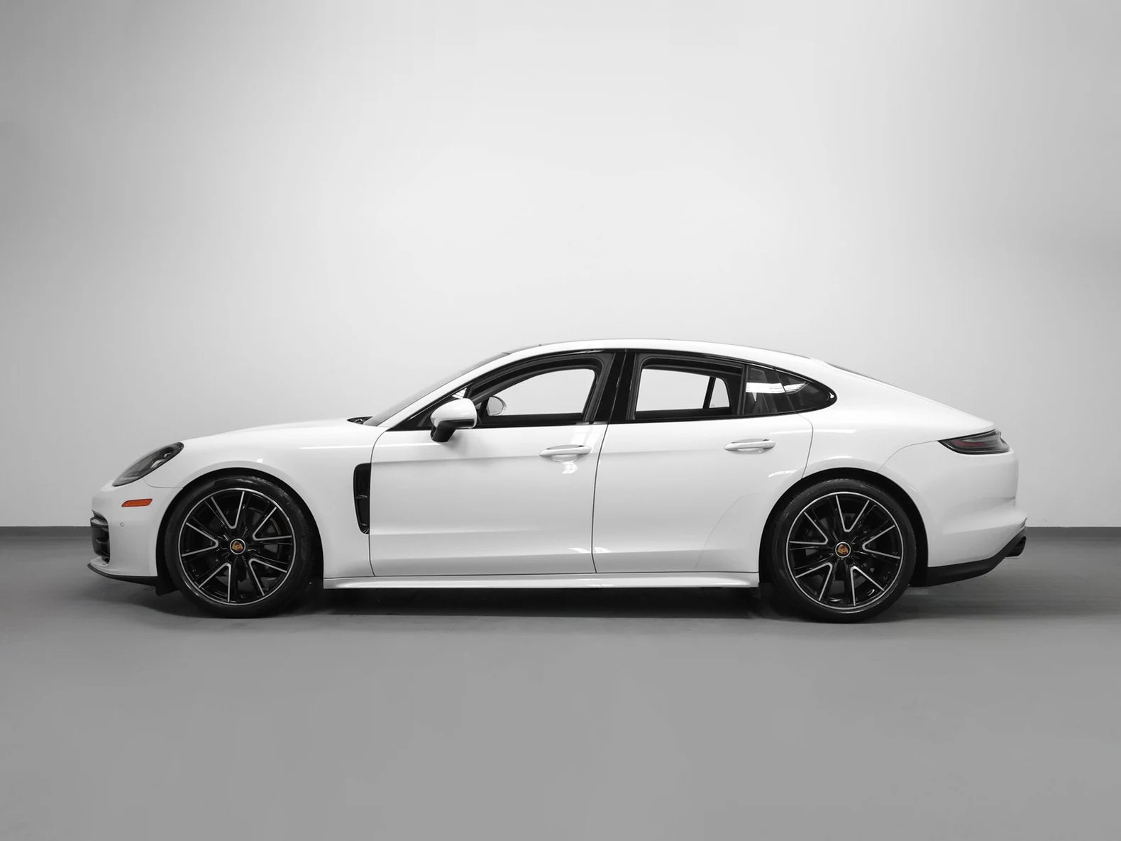 2023 Porsche Panamera Platinum Edition (971), 2/20
