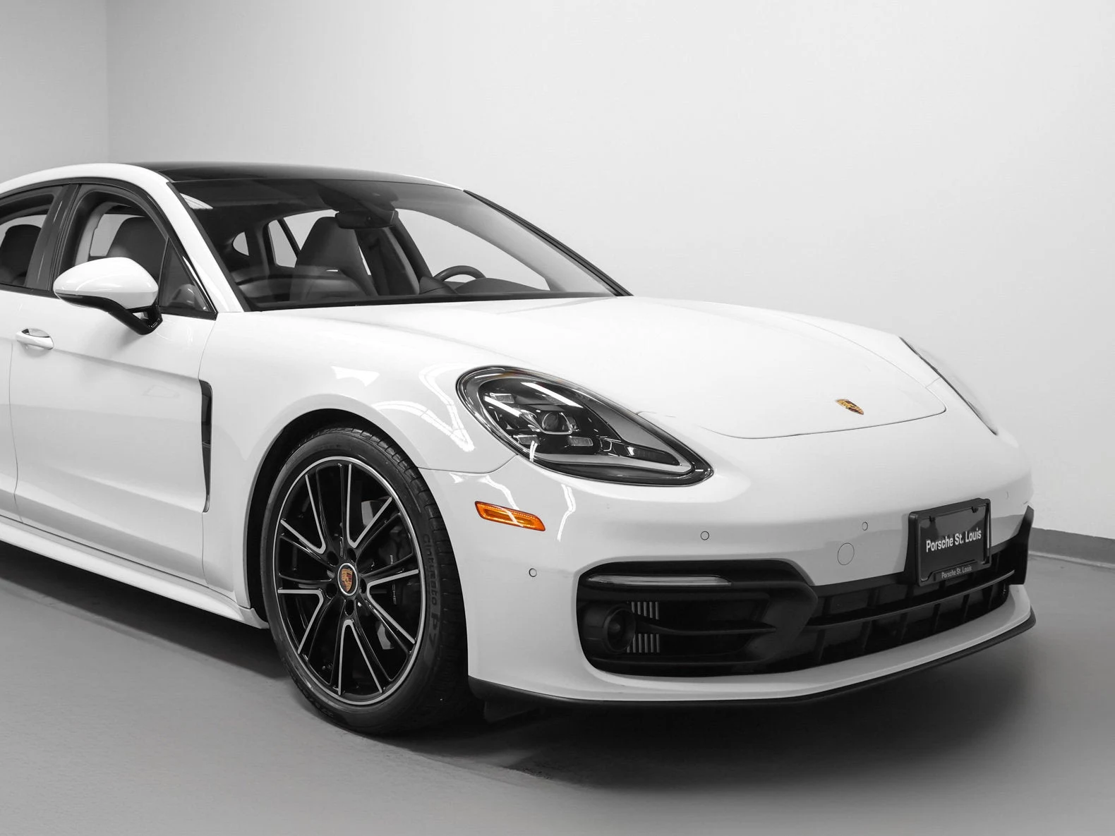 2023 Porsche Panamera Platinum Edition (971), 6/20