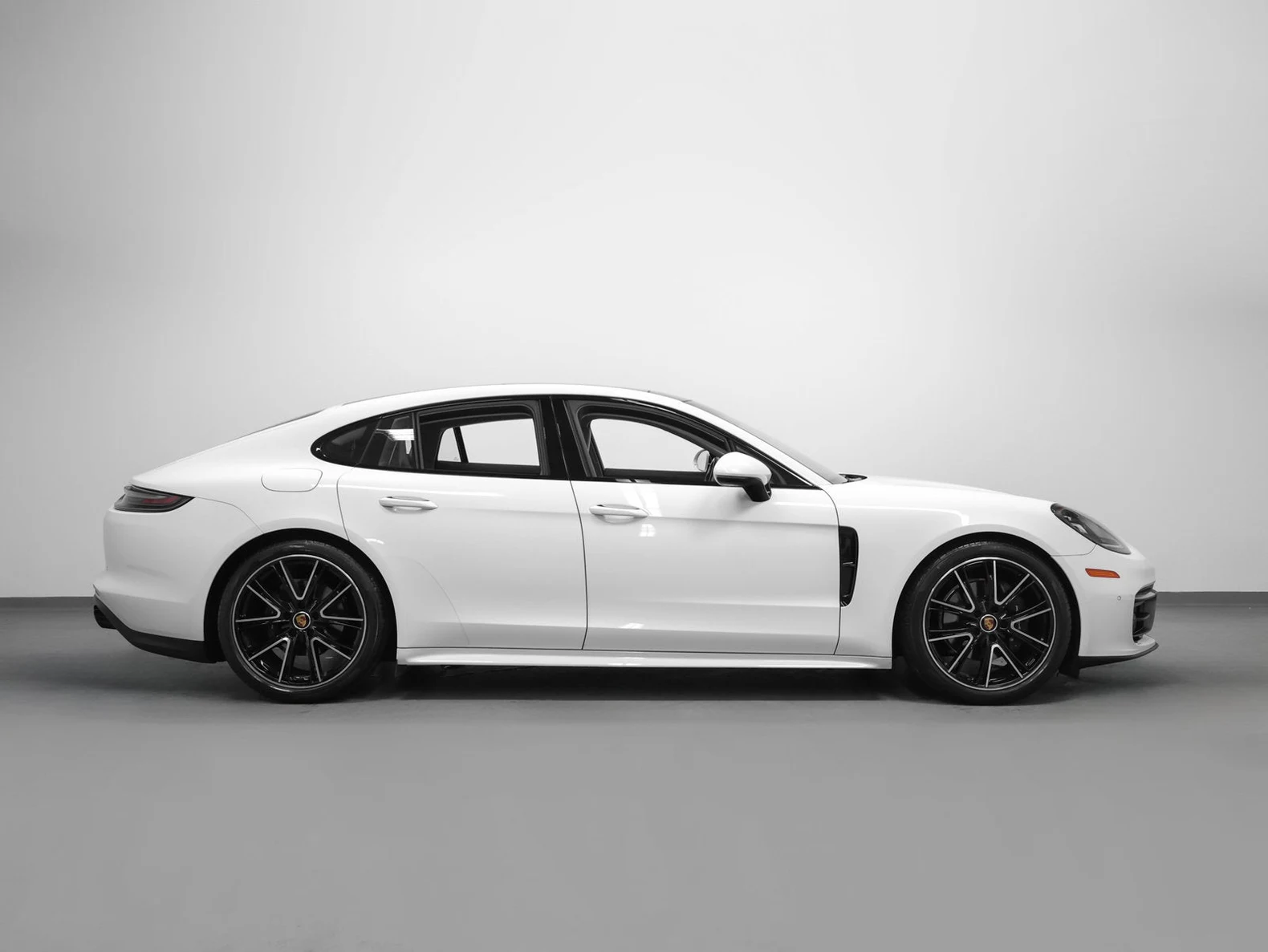 2023 Porsche Panamera Platinum Edition (971), 10/20