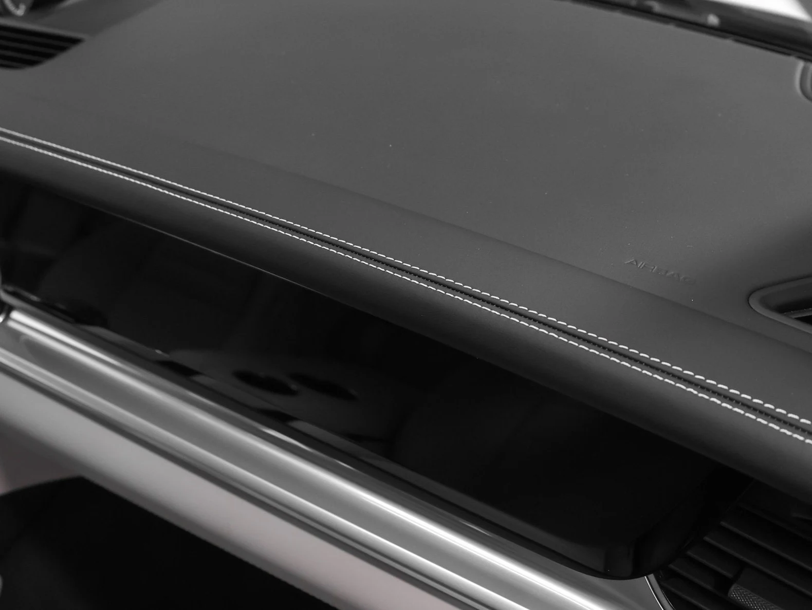 2023 Porsche Panamera Platinum Edition (971), 19/20