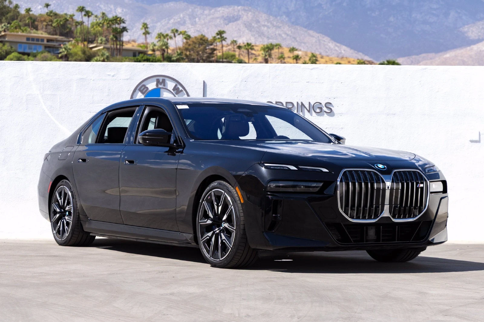 2024 BMW i7 M70 xDrive (G70), 2/20