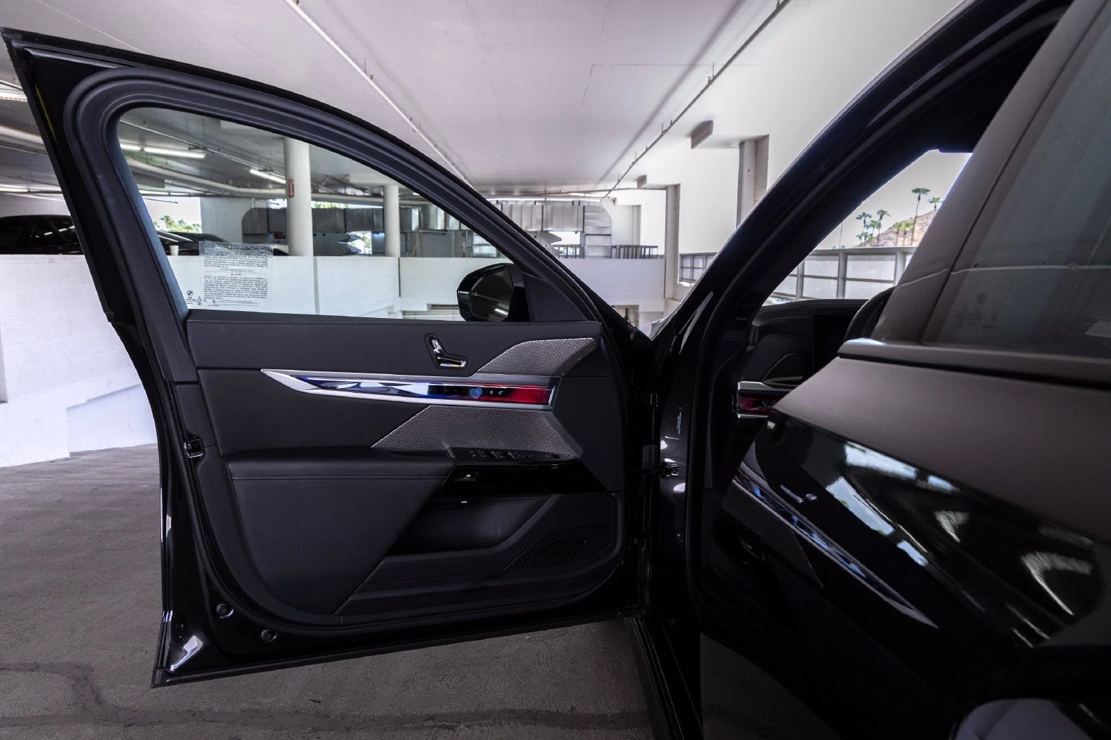 2024 BMW i7 M70 xDrive (G70), 13/20