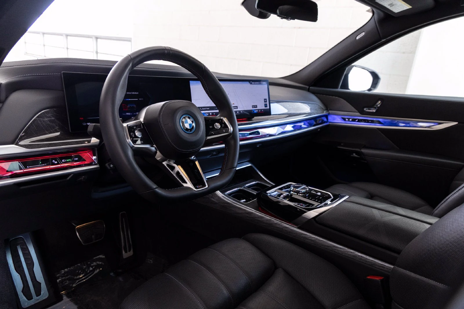 2024 BMW i7 M70 xDrive (G70), 17/20