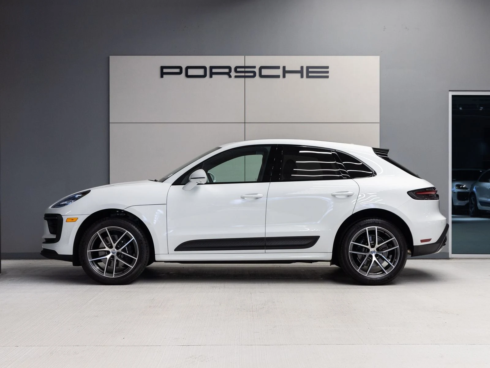 2026 Porsche Macan (95B), 2/20