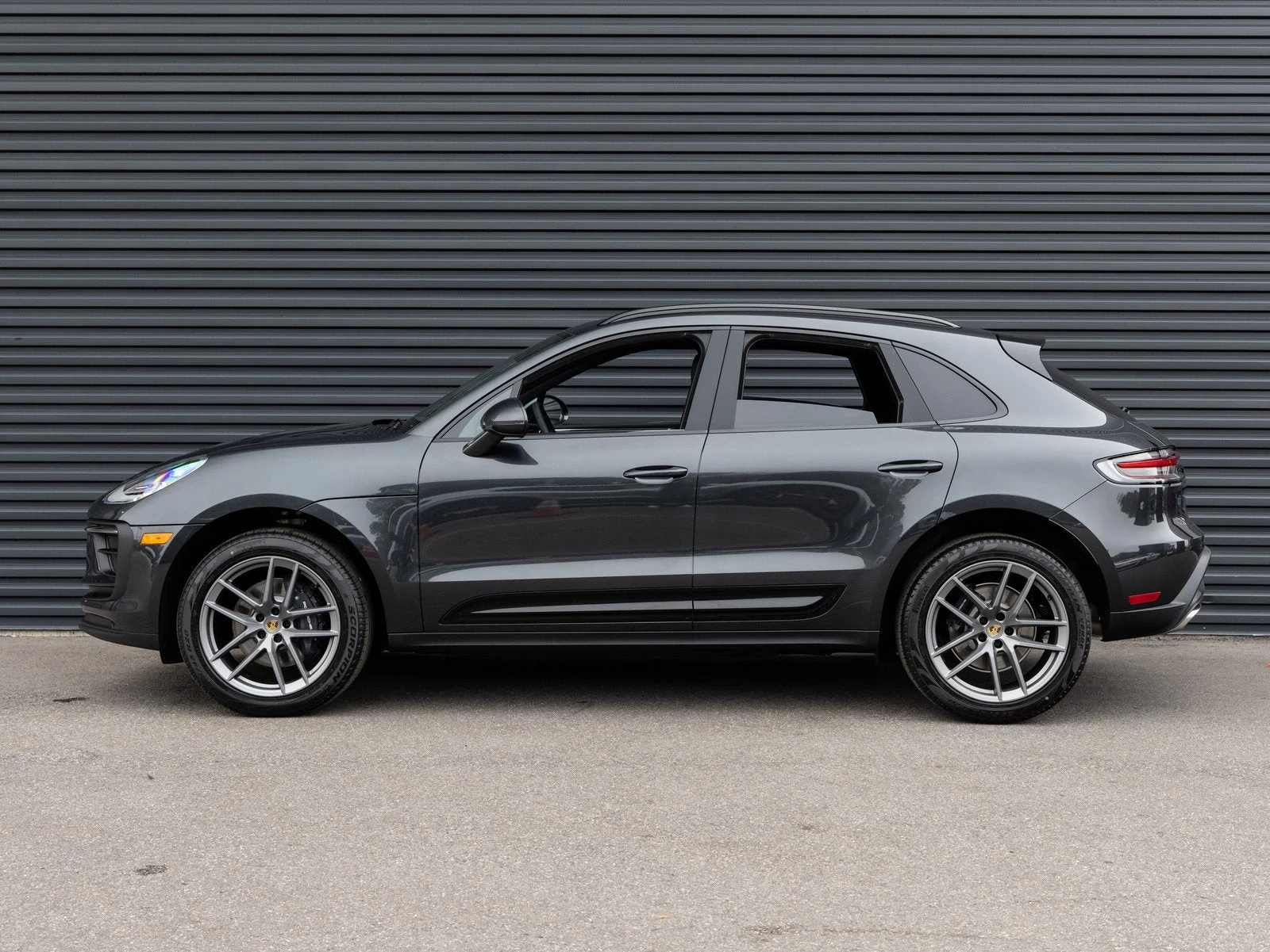 2026 Porsche Macan (95B), 2/20