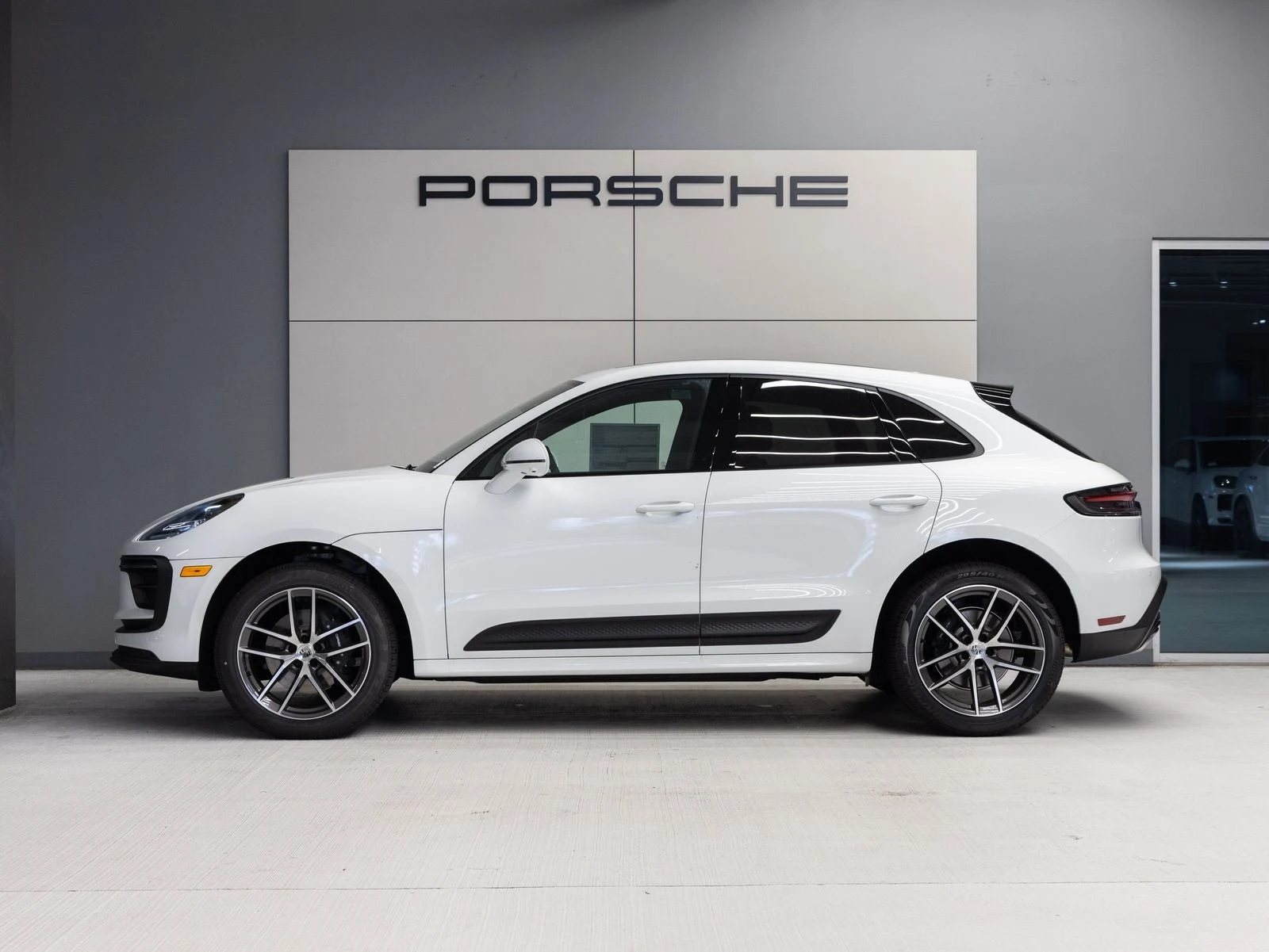 2026 Porsche Macan (95B), 2/20