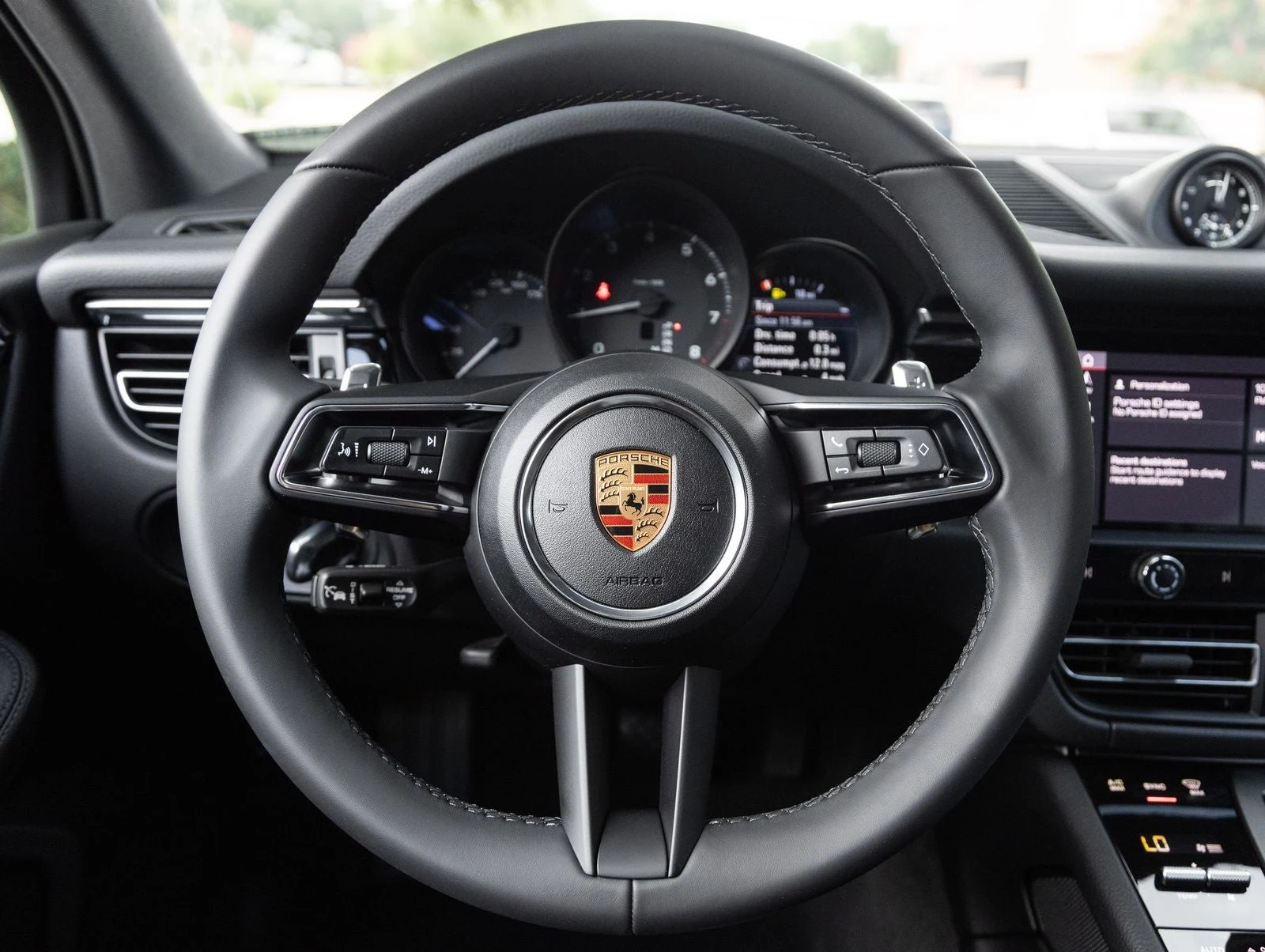 2026 Porsche Macan (95B), 13/20