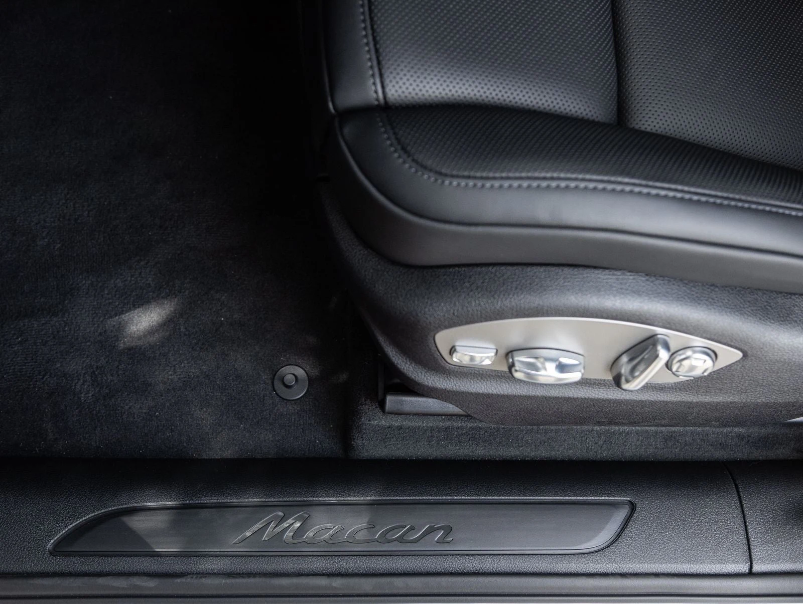 2026 Porsche Macan (95B), 20/20
