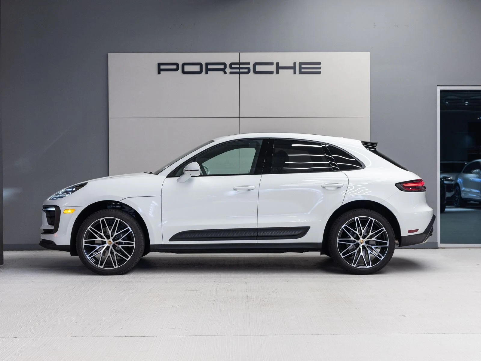 2026 Porsche Macan (95B), 2/20