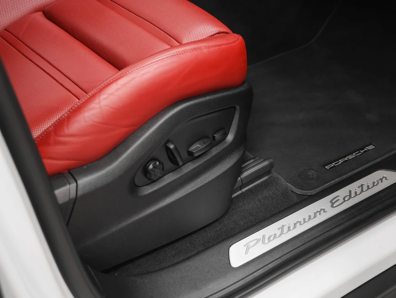 2023 Porsche Cayenne S Platinum Edition (3rd Generation), 17/20