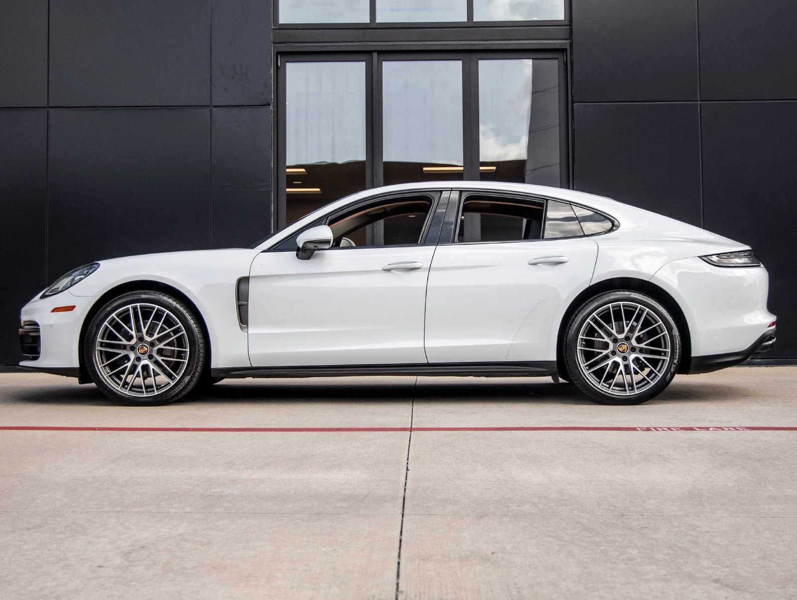 2023 Porsche Panamera Platinum Edition (971), 2/20