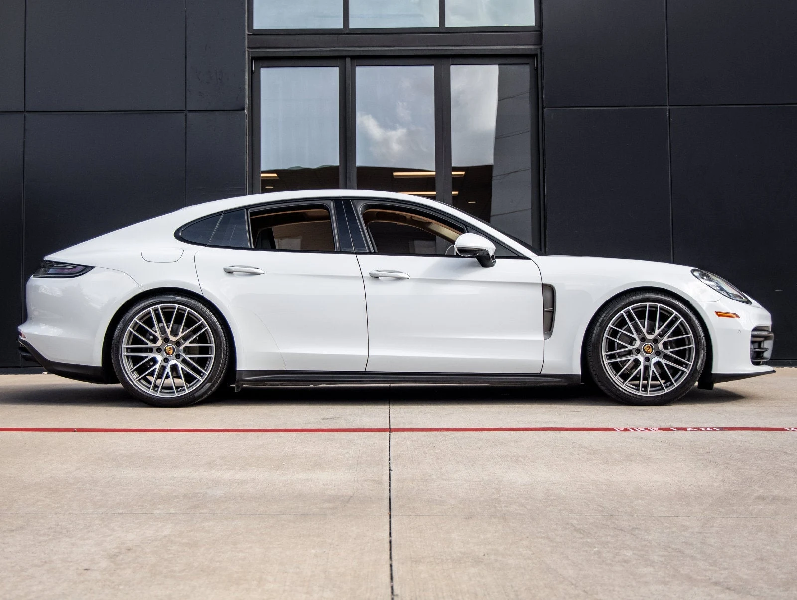 2023 Porsche Panamera Platinum Edition (971), 12/20