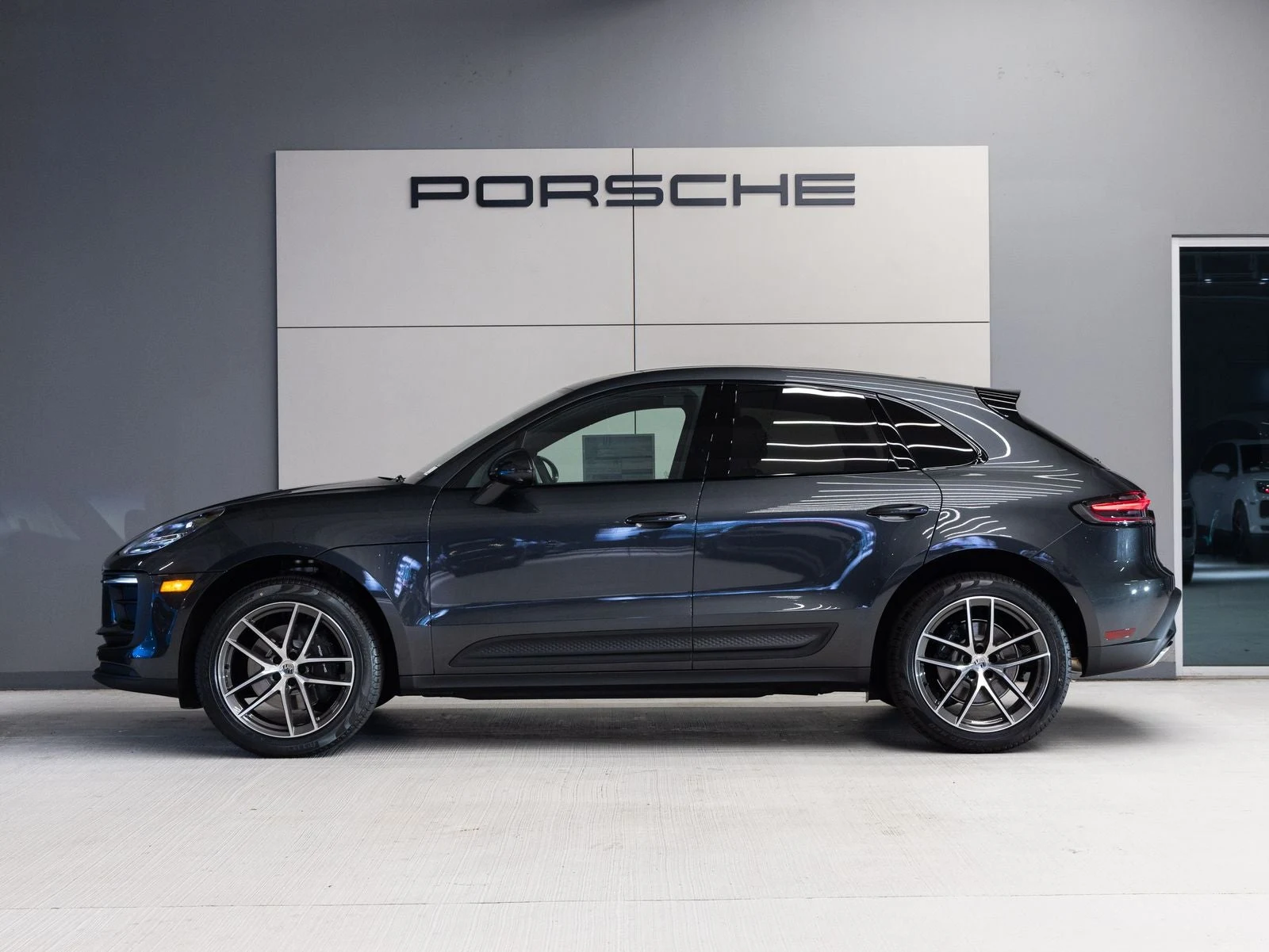 2026 Porsche Macan (95B), 2/20