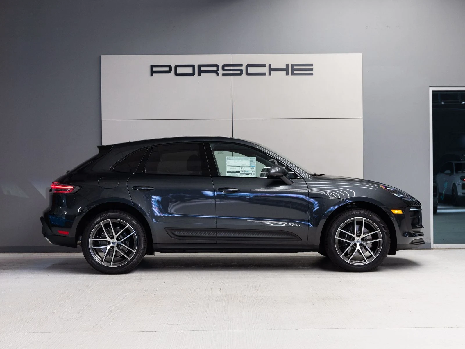 2026 Porsche Macan (95B), 8/20