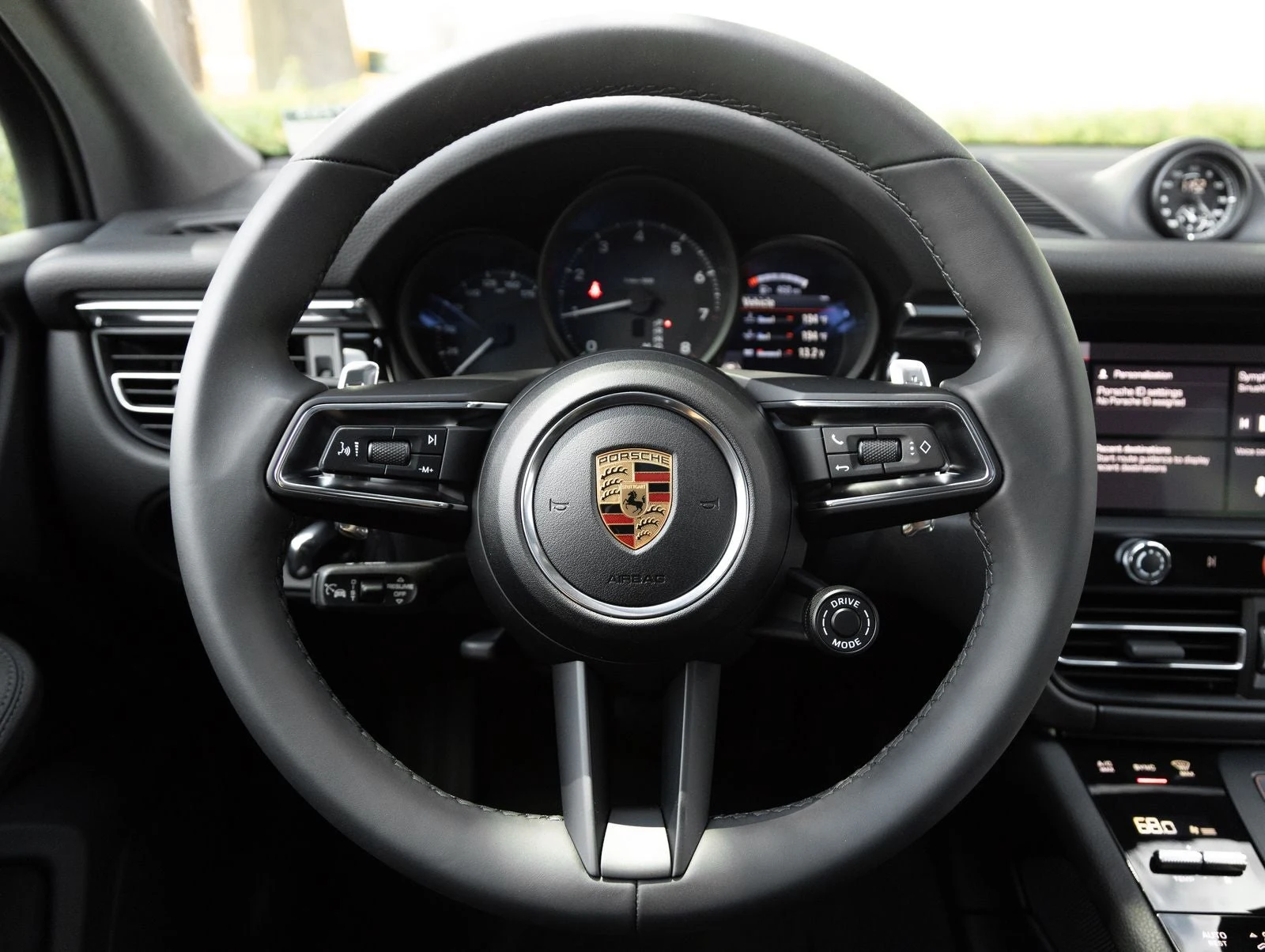 2026 Porsche Macan (95B), 13/20