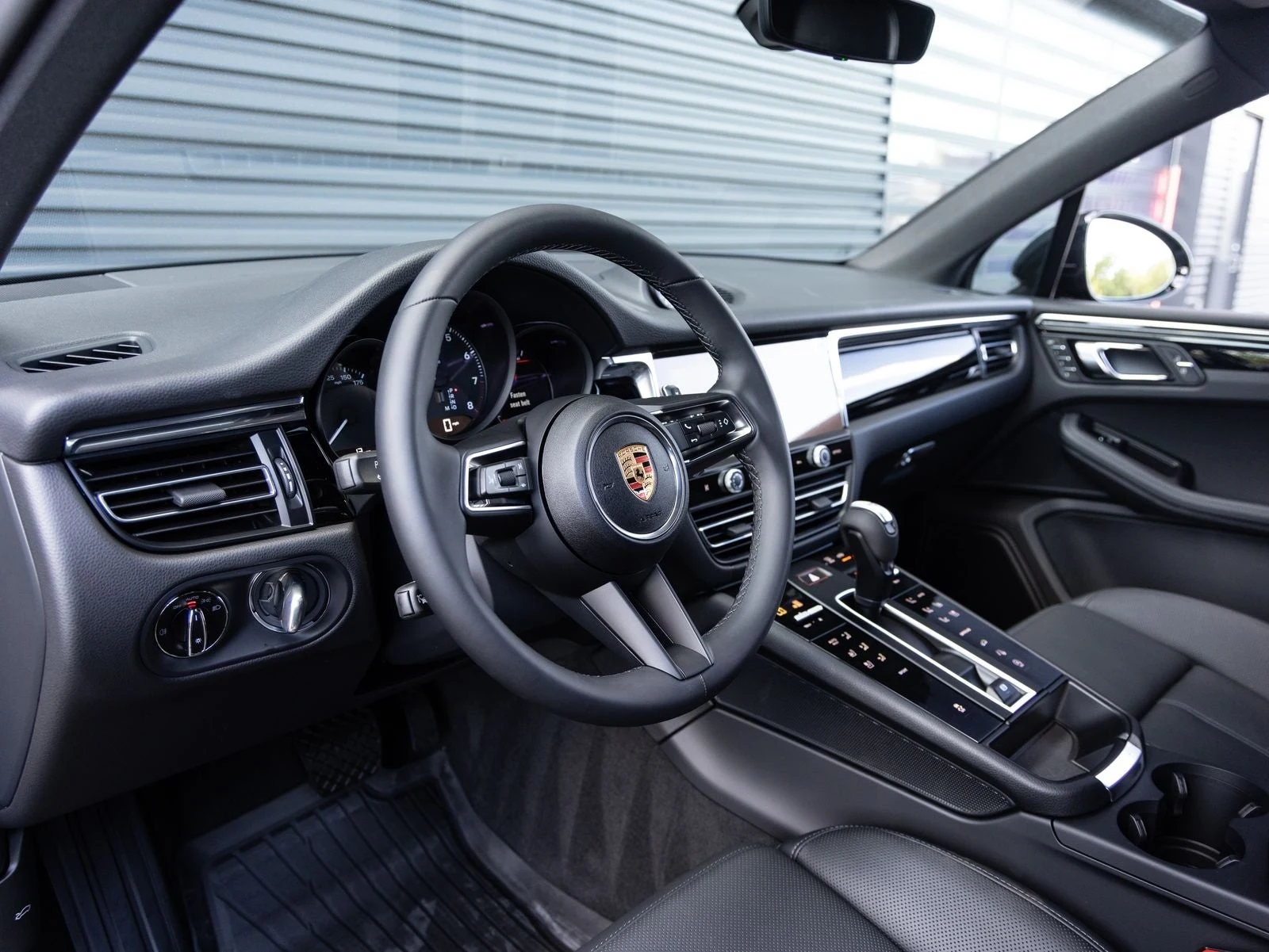 2026 Porsche Macan (95B), 4/20