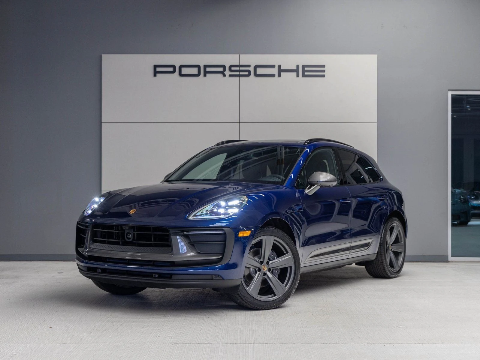 Porsche Macan T (95B) · Gentian Blue Metallic · Indigo Auto Group