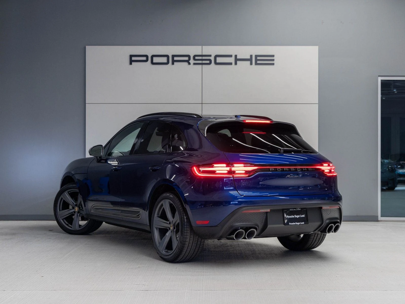 2026 Porsche Macan T (95B), 3/20