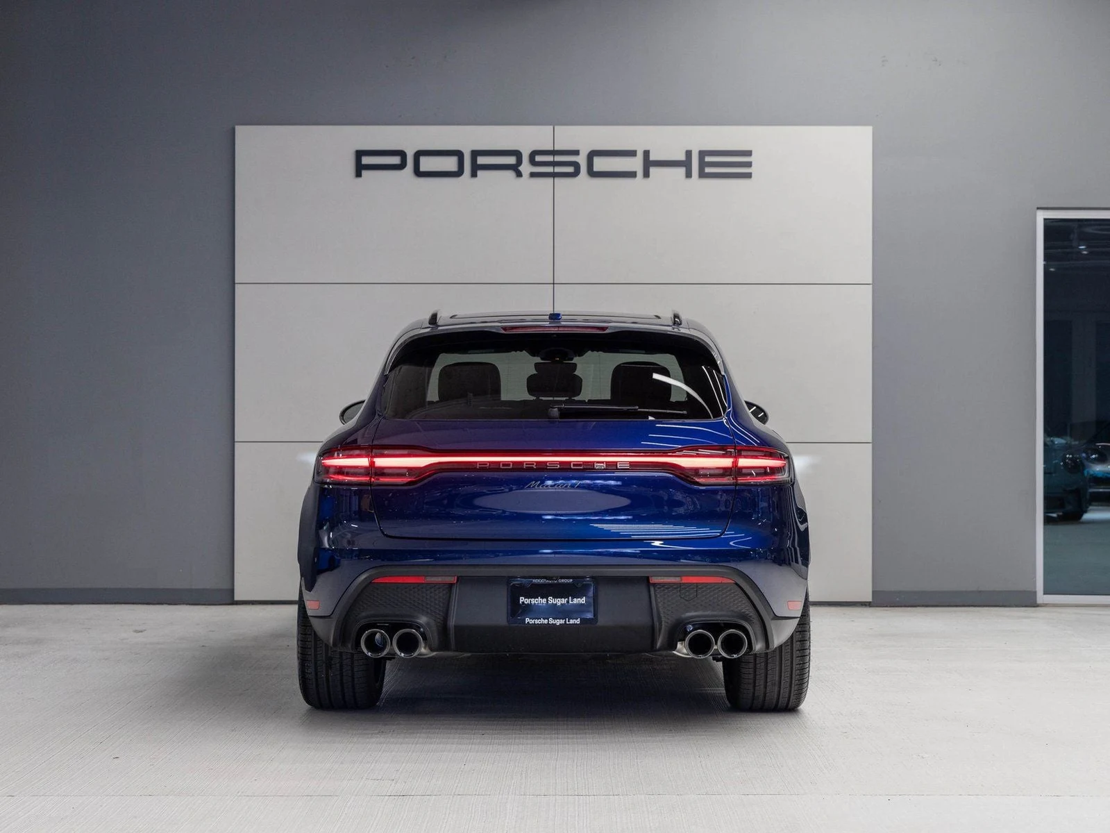 2026 Porsche Macan T (95B), 6/20