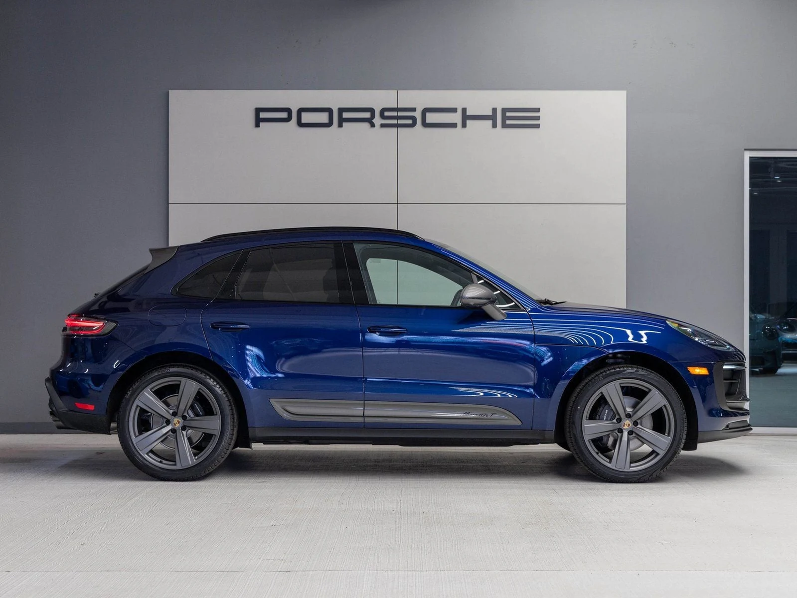 2026 Porsche Macan T (95B), 8/20