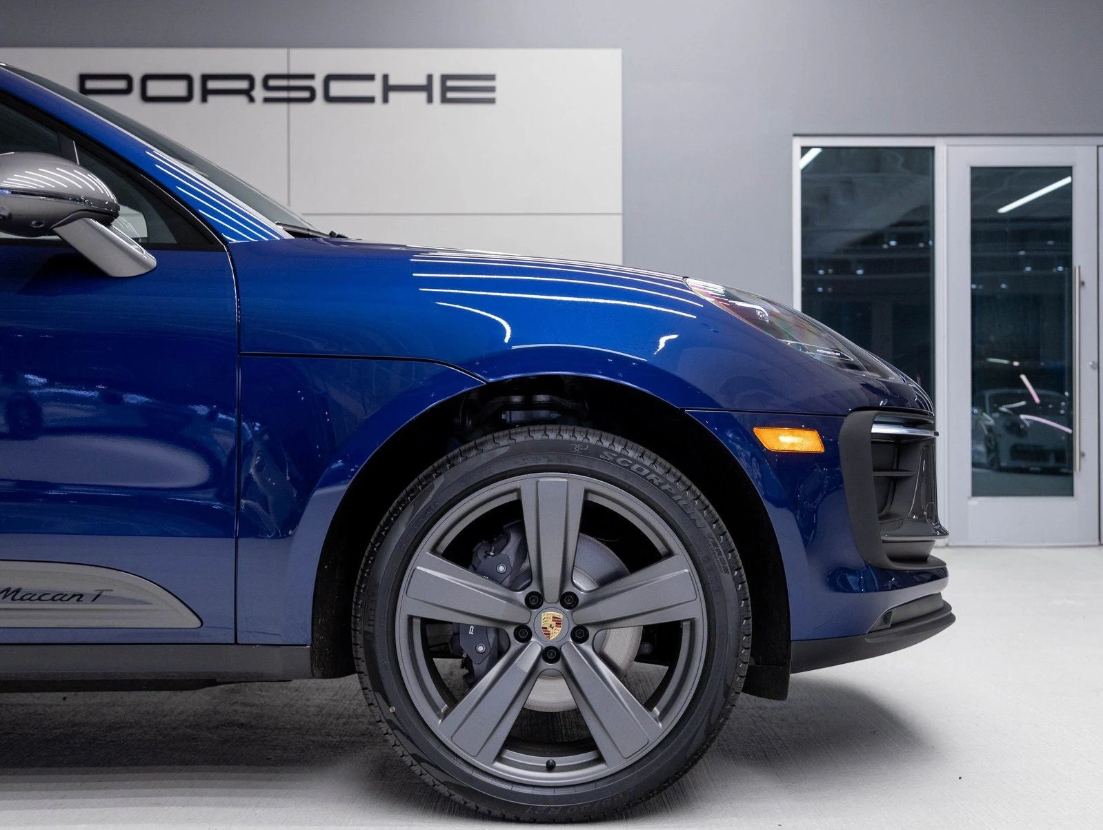 2026 Porsche Macan T (95B), 11/20