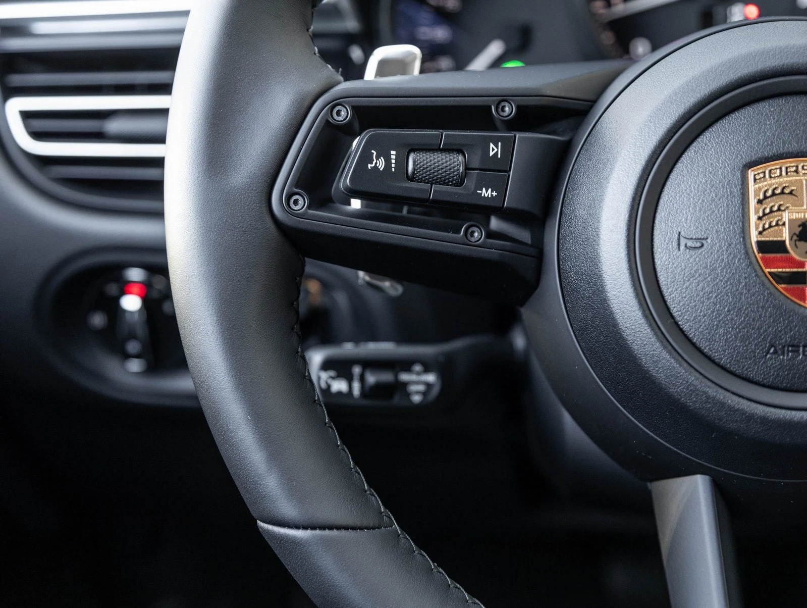 2026 Porsche Macan T (95B), 15/20