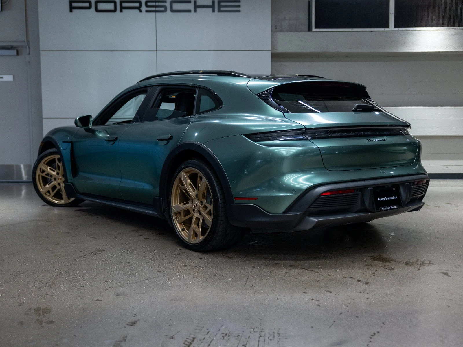 2021 Porsche Taycan 4 Cross Turismo (Original Version), 3/20