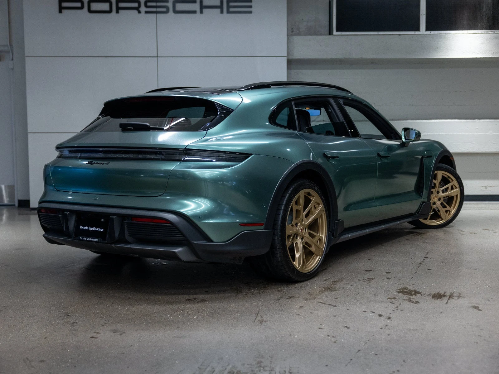 2021 Porsche Taycan 4 Cross Turismo (Original Version), 8/20