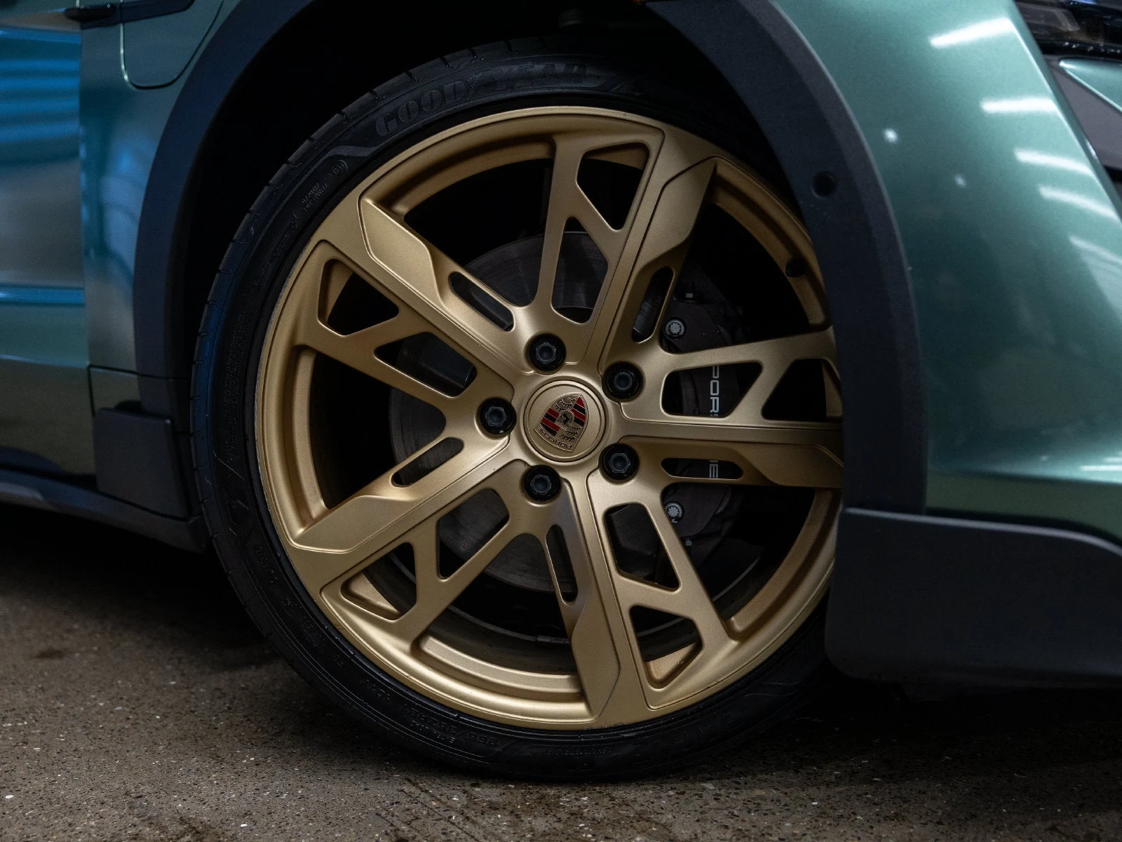 2021 Porsche Taycan 4 Cross Turismo (Original Version), 18/20