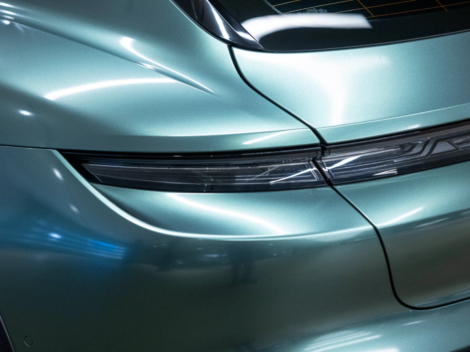 2021 Porsche Taycan 4 Cross Turismo (Original Version), 20/20