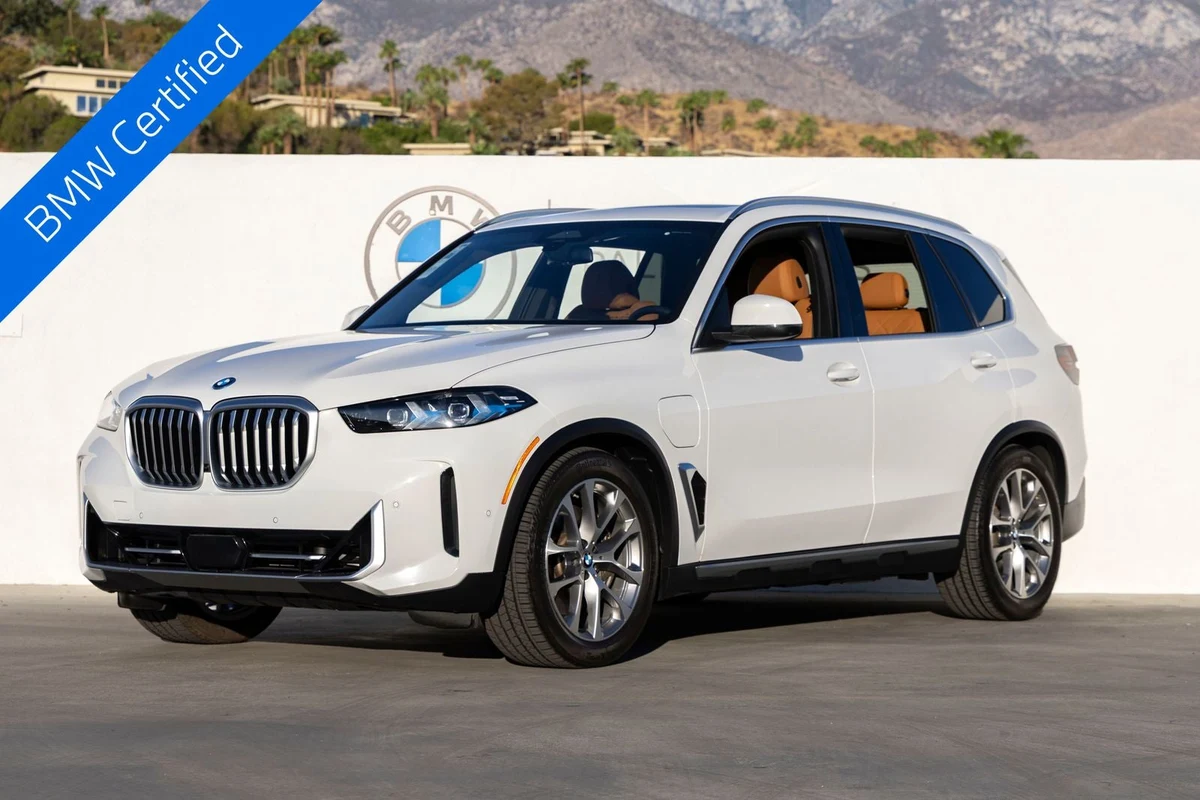 BMW X5 xDrive50e (G05) · Alpine White · Indigo Auto Group