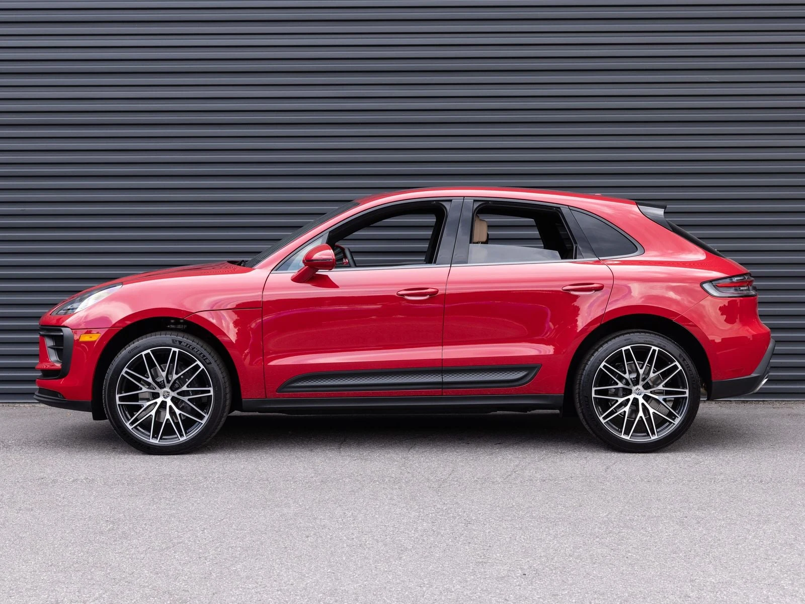 2026 Porsche Macan (95B), 2/20