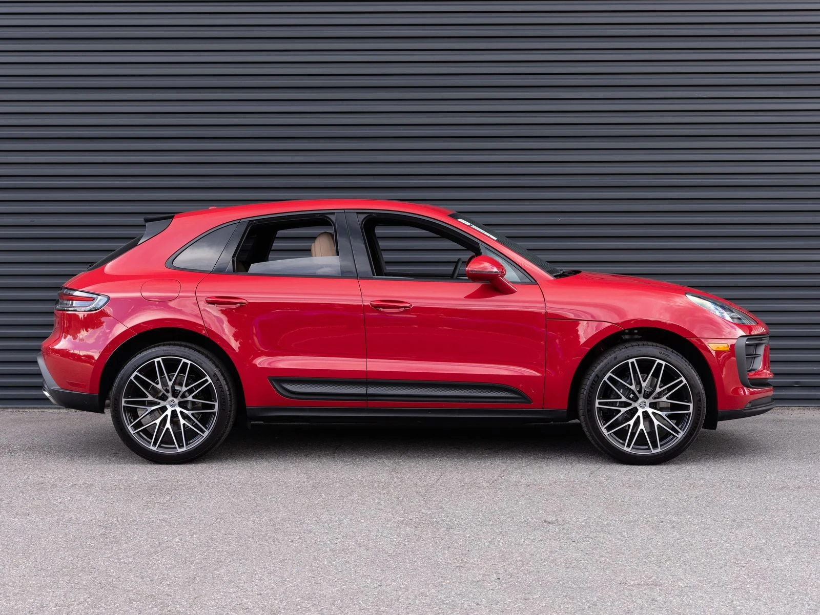 2026 Porsche Macan (95B), 8/20