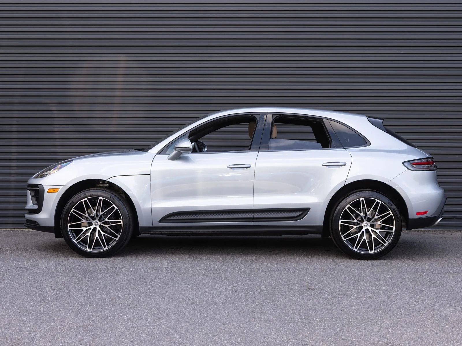 2026 Porsche Macan (95B), 2/20