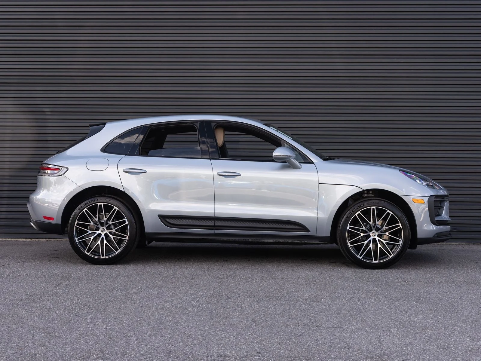 2026 Porsche Macan (95B), 8/20