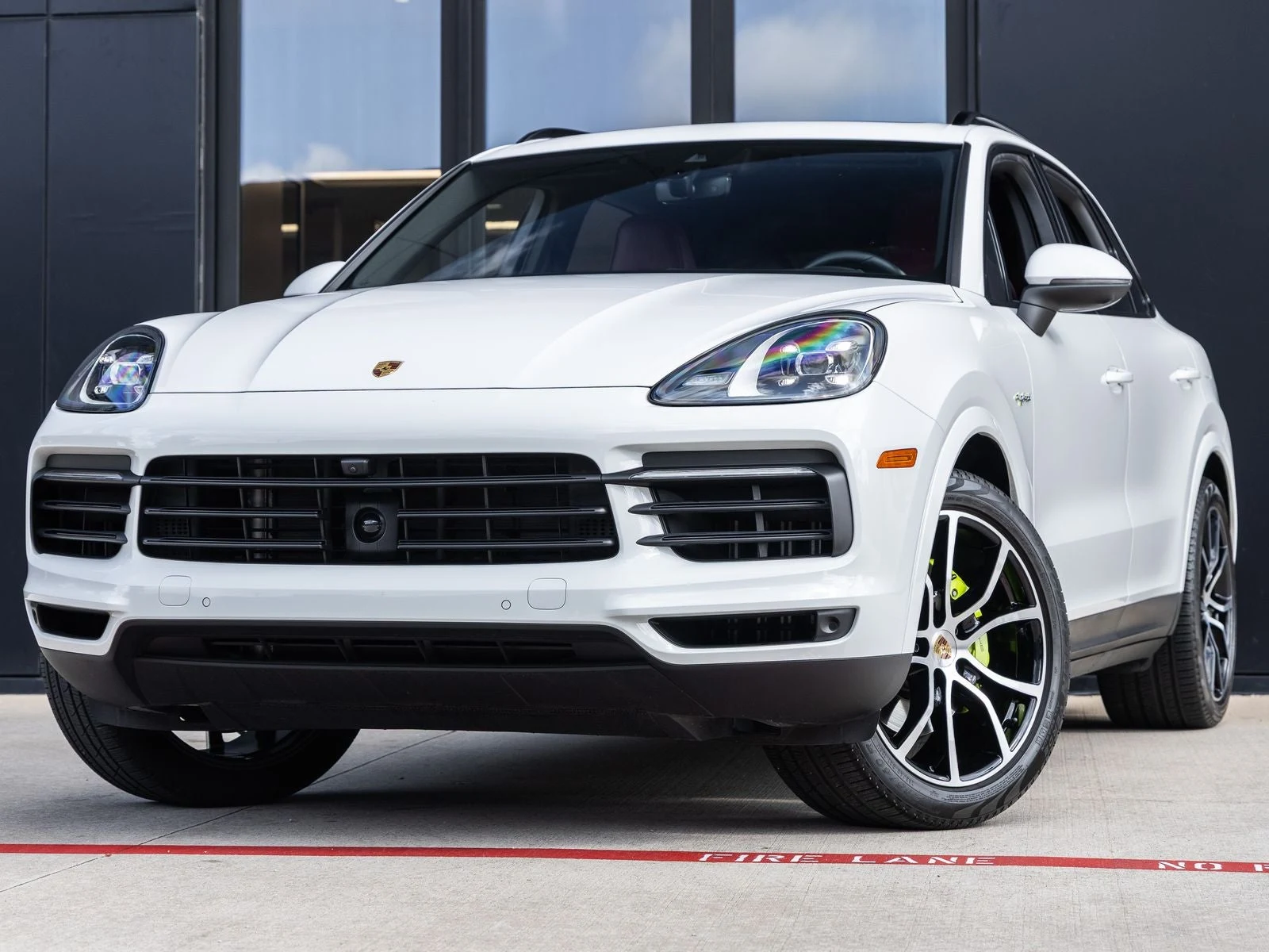 Porsche Cayenne E-Hybrid (3rd Generation) · white · Indigo Auto Group