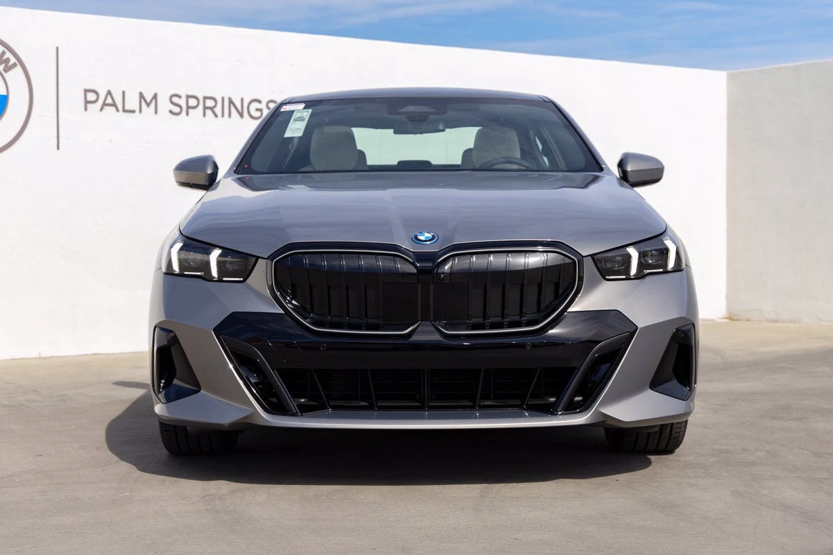 2026 BMW 550e xDrive (G60), 4/20